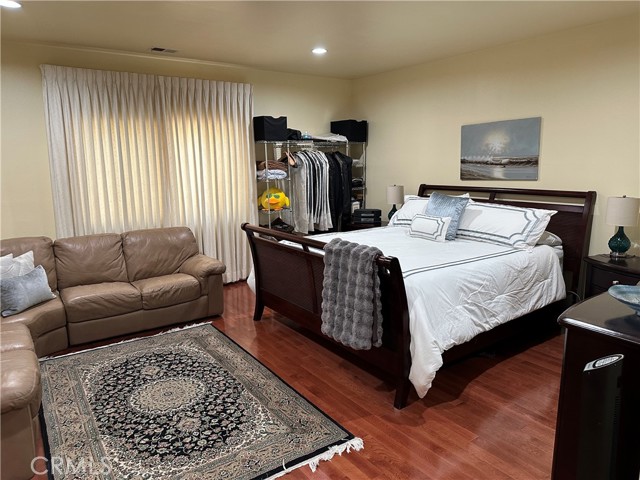 Detail Gallery Image 28 of 44 For 4377 Saltillo St, Woodland Hills,  CA 91364 - 5 Beds | 4 Baths