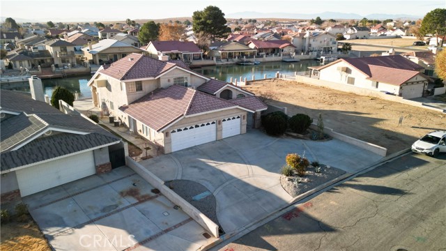 Detail Gallery Image 2 of 45 For 14389 Ironsides Ln, Helendale,  CA 92342 - 4 Beds | 3 Baths