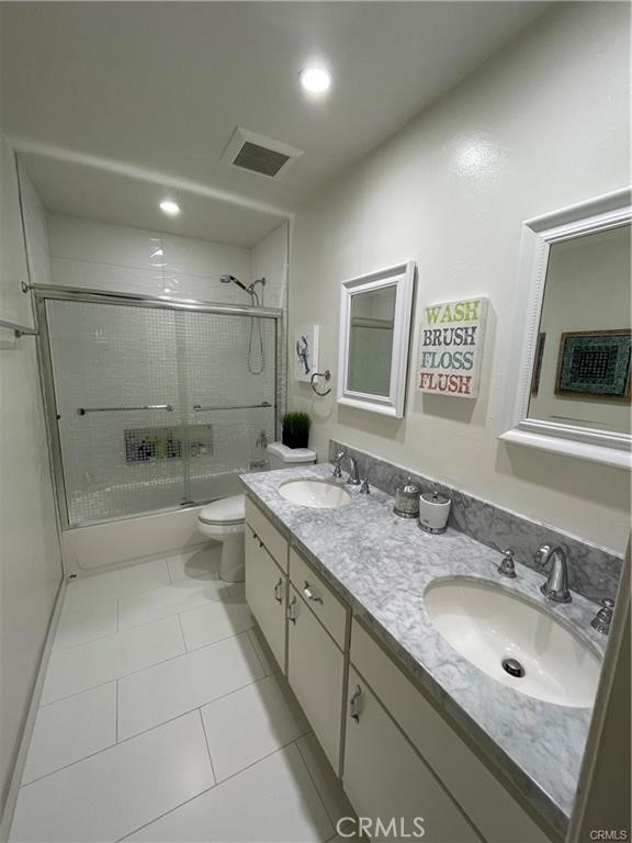 Detail Gallery Image 10 of 17 For 5404 Quakertown Ave #1,  Woodland Hills,  CA 91364 - 3 Beds | 2/1 Baths