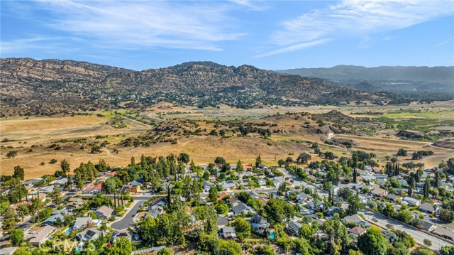 8404 Joan Lane, West Hills CA: https://media.crmls.org/medias/912015cc-09c2-4685-8f45-3a0f7b492ddd.jpg