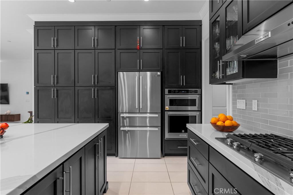 https://media.crmls.org/medias/91209fb1-387b-46f5-81a0-1bd36063ea78.jpg?preset=X-Large