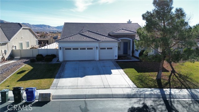 Detail Gallery Image 2 of 67 For 19689 Chicory Ct, Apple Valley,  CA 92308 - 4 Beds | 3 Baths