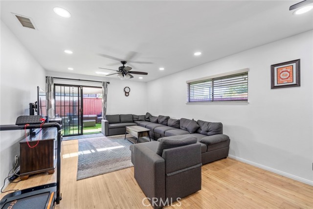 3225 Topaz Lane, Fullerton CA: https://media.crmls.org/medias/9121ba28-f621-452b-b648-9504cd16233d.jpg