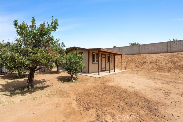 4740 Brookhill Ter, Jurupa Valley CA: https://media.crmls.org/medias/9121be8c-0fe1-49b9-8f01-6ae9d8a3da69.jpg