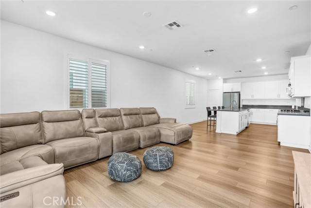 Detail Gallery Image 5 of 34 For 3644 Shale Ave, Ontario,  CA 91761 - 5 Beds | 3 Baths