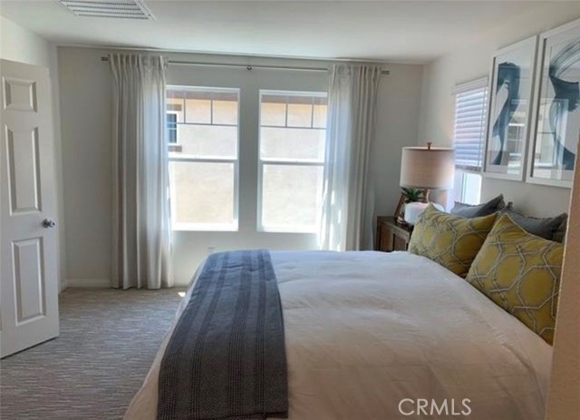 Detail Gallery Image 7 of 9 For 27556 Denali, Canyon Country,  CA 91387 - 3 Beds | 3 Baths