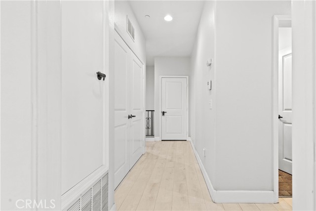 Detail Gallery Image 48 of 69 For 6920 Valmont #5,  Tujunga,  CA 91042 - 4 Beds | 3 Baths