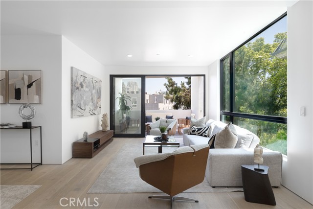 Detail Gallery Image 9 of 21 For 1361 Kelton Ave #403,  Los Angeles,  CA 90024 - 2 Beds | 2 Baths