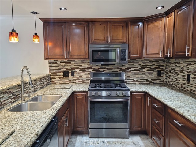 11076 Sharp Avenue, Mission Hills (San Fernando) CA: https://media.crmls.org/medias/9125ccc1-5b6e-4ffc-80b9-e5ce22378b6c.jpg