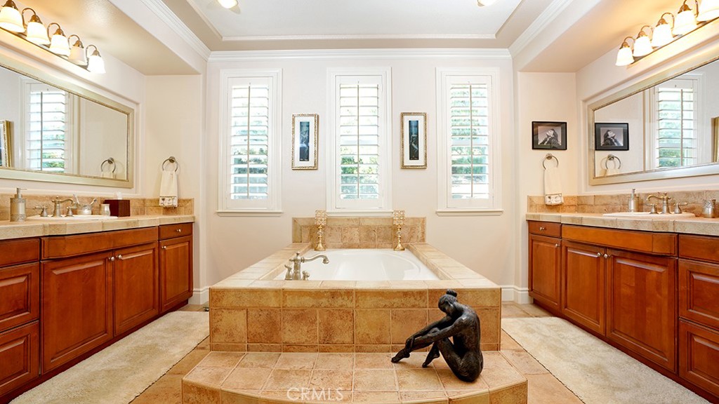 MLS #OC25258834 image #29