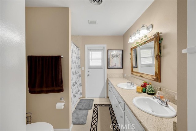 Detail Gallery Image 13 of 33 For 536 San Miguel Dr, Corona,  CA 92879 - 4 Beds | 2 Baths