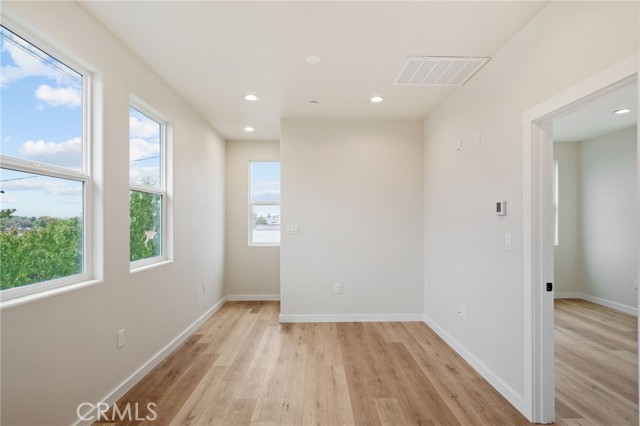 Detail Gallery Image 10 of 29 For 243 3rd St, Tracy,  CA 95376 - – Beds | – Baths