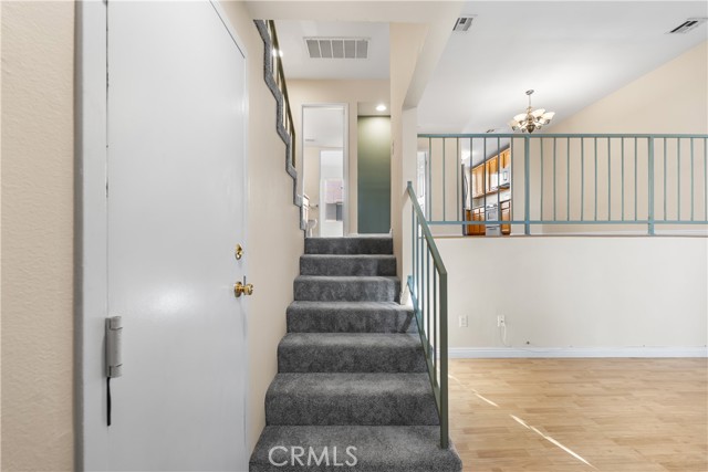 Detail Gallery Image 3 of 52 For 21054 Parthenia #11,  Canoga Park,  CA 91304 - 3 Beds | 3 Baths