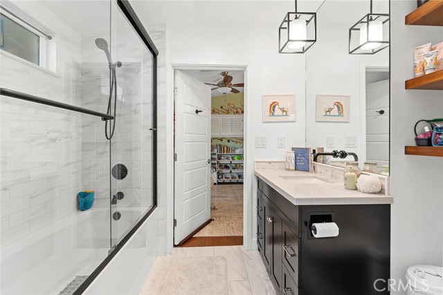 Detail Gallery Image 22 of 56 For 4835 Almidor Ave, Woodland Hills,  CA 91364 - 5 Beds | 3 Baths