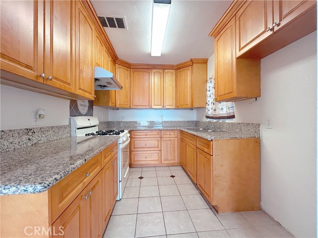 1807 Berkeley Ave, Pomona CA: https://media.crmls.org/medias/91276763-fe79-4163-b14d-6ed2d259fb2b.jpg