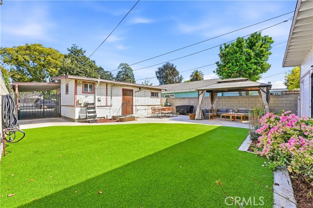 Detail Gallery Image 22 of 25 For 2157 Gale Ave, Long Beach,  CA 90810 - 4 Beds | 3 Baths