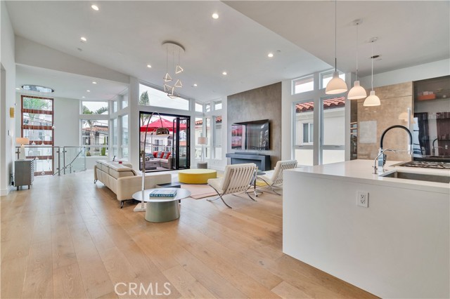 719 1st Place, Hermosa Beach CA: https://media.crmls.org/medias/9127aab8-57b3-480c-b1d3-50d680a07b95.jpg