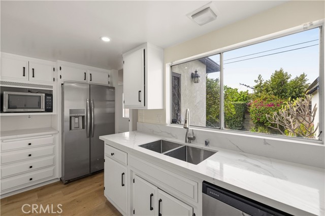 Detail Gallery Image 10 of 38 For 7643 Westland Ave, North Hollywood,  CA 91605 - 4 Beds | 1 Baths
