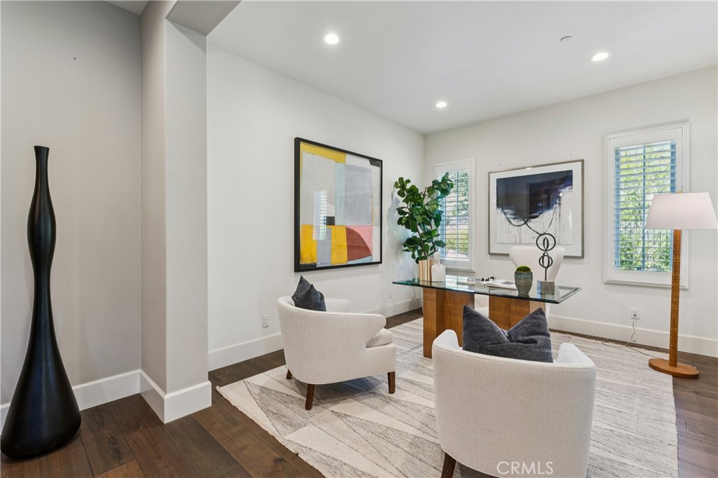 https://media.crmls.org/medias/912803a6-2820-4390-8ea3-da9f7c07d2c2.jpg?preset=X-Large