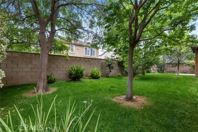 5206 Village Green Lane, Bakersfield CA: https://media.crmls.org/medias/91282252-ed00-4833-9f22-40bdd117ced3.jpg