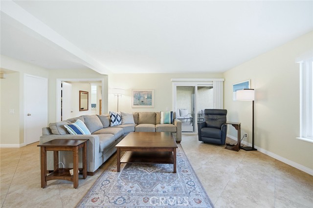 Detail Gallery Image 2 of 38 For 4852 Cabana Dr #104,  Huntington Beach,  CA 92649 - 2 Beds | 2 Baths