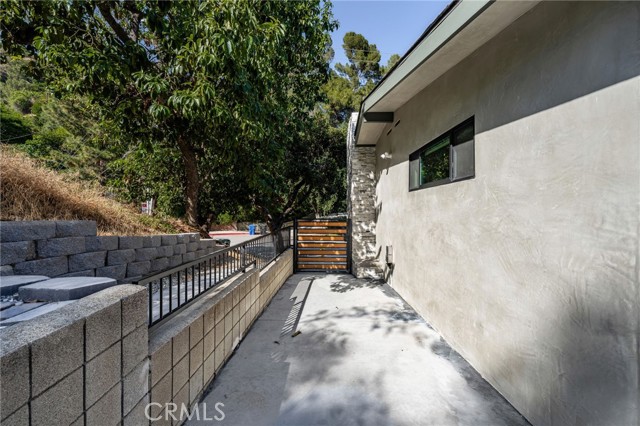 325 N Madison Avenue, Monrovia CA: https://media.crmls.org/medias/9128c4c3-2259-40b8-a36e-ede4c3f13903.jpg