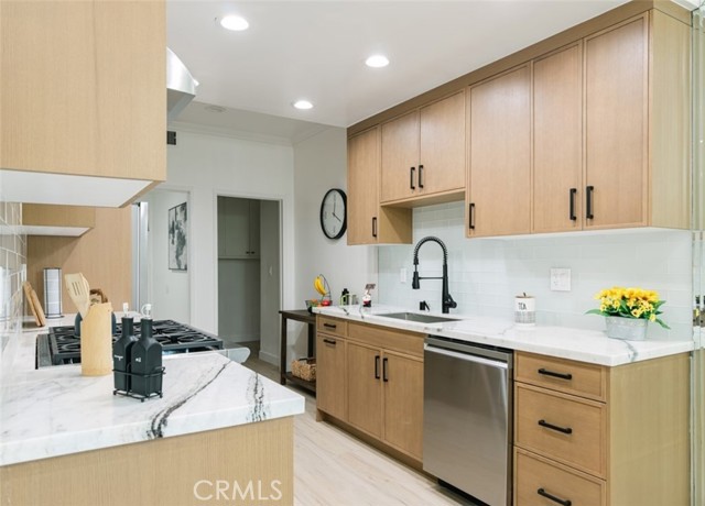 Detail Gallery Image 31 of 64 For 1944 Glendon #209,  Los Angeles,  CA 90025 - 2 Beds | 2/1 Baths