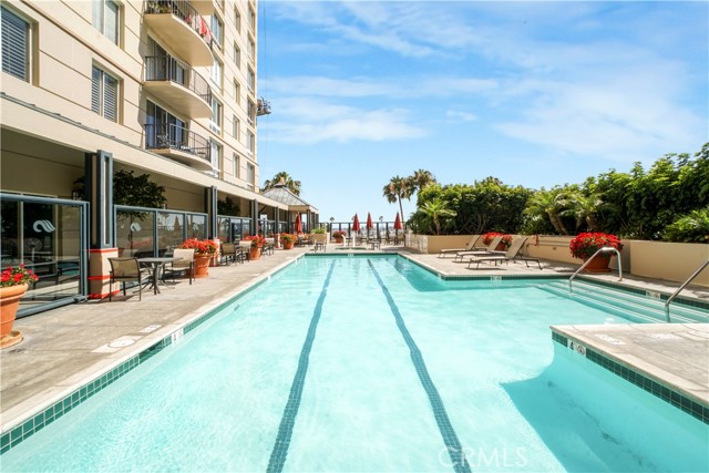 850 E Ocean Boulevard, Long Beach CA: https://media.crmls.org/medias/91292114-754f-4aad-87ac-d187957ef597.jpg
