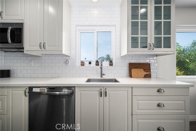 226 Grand, Long Beach CA: https://media.crmls.org/medias/9129517f-cb58-44af-a30f-23dbd5b6609a.jpg