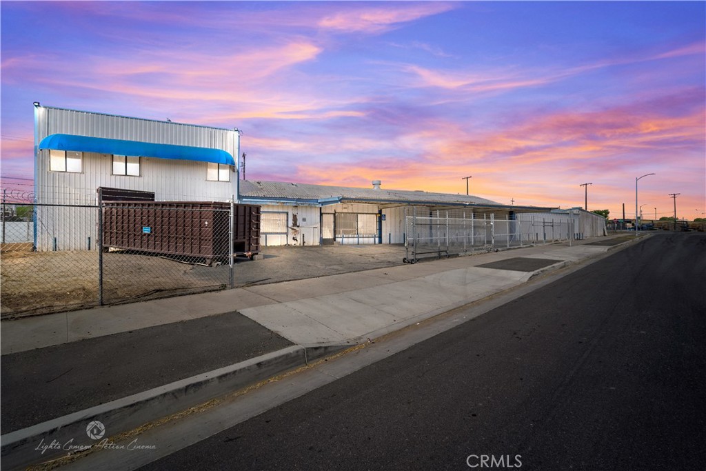 200 E 19th Street, Bakersfield, CA 93305