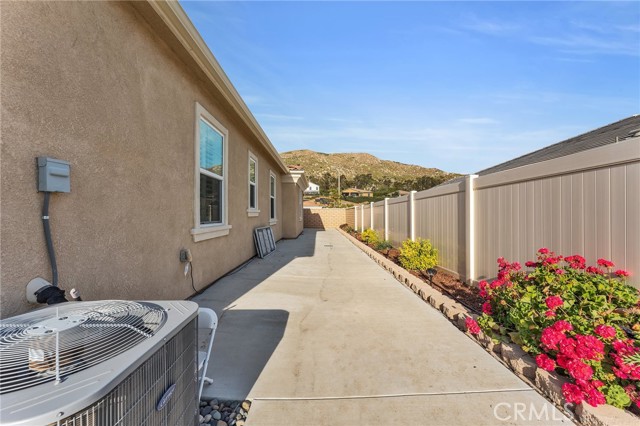 Detail Gallery Image 38 of 38 For 10403 Prospector Ln, Moreno Valley,  CA 92557 - 4 Beds | 2/1 Baths