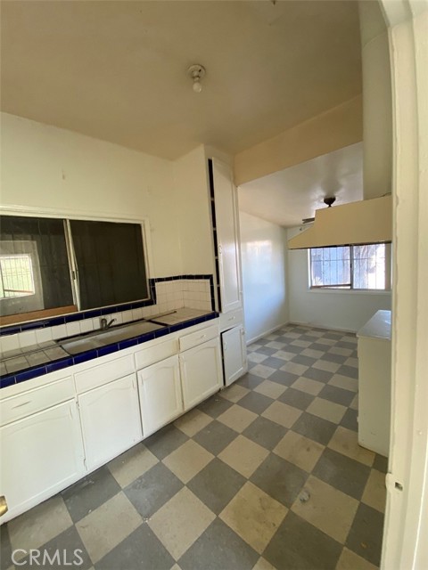 7533 Maie Avenue, Los Angeles, California 90001, 1 Bedroom Bedrooms, ,1 BathroomBathrooms,Residential,For Sale,7533 Maie Avenue,CRMB24002346