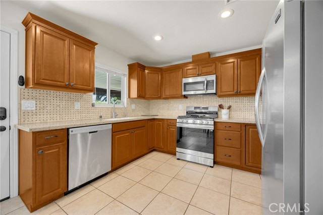 Detail Gallery Image 9 of 31 For 1335 W H St, Ontario,  CA 91762 - 4 Beds | 2 Baths