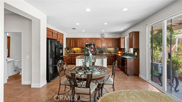 Image 18 of 65 For 13726 Kiwi Avenue