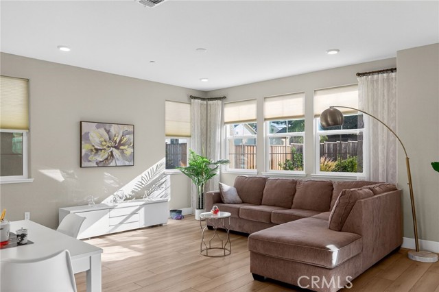 Detail Gallery Image 16 of 67 For 1303 Antonella, Hayward,  CA 94541 - 3 Beds | 3/1 Baths