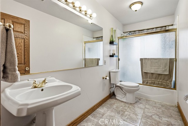 Detail Gallery Image 32 of 49 For 38076 Pine Meadow, Oakhurst,  CA 93644 - 3 Beds | 2/1 Baths