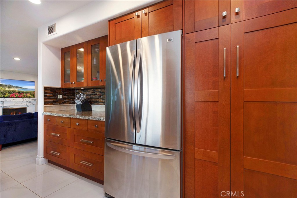 MLS #OC25272593 image #9