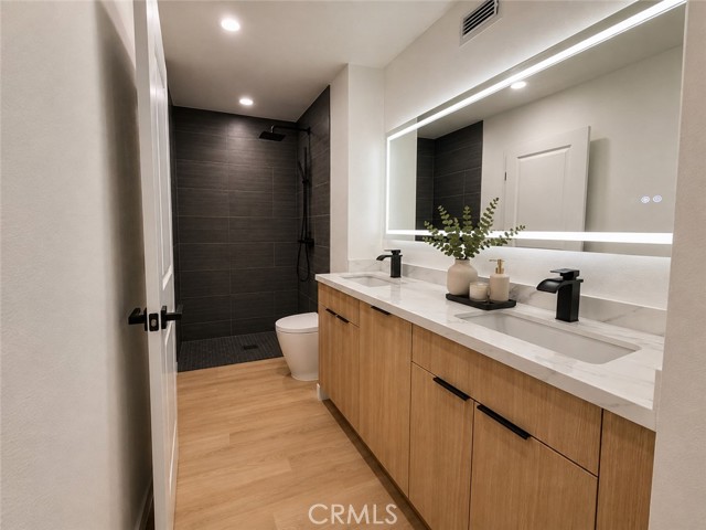 2 Bed Home for Sale in Los Angeles, California