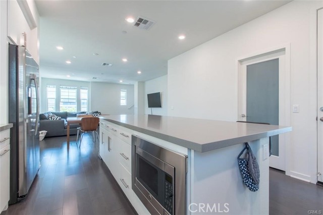 Detail Gallery Image 15 of 49 For 140 Paramount, Irvine,  CA 92618 - 3 Beds | 3/1 Baths