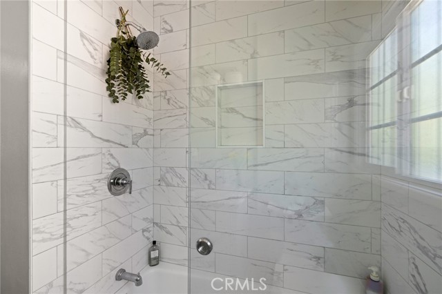 7027 Shoshone Avenue, Van Nuys CA: https://media.crmls.org/medias/912f770b-c325-4938-932f-9db9e3af594f.jpg