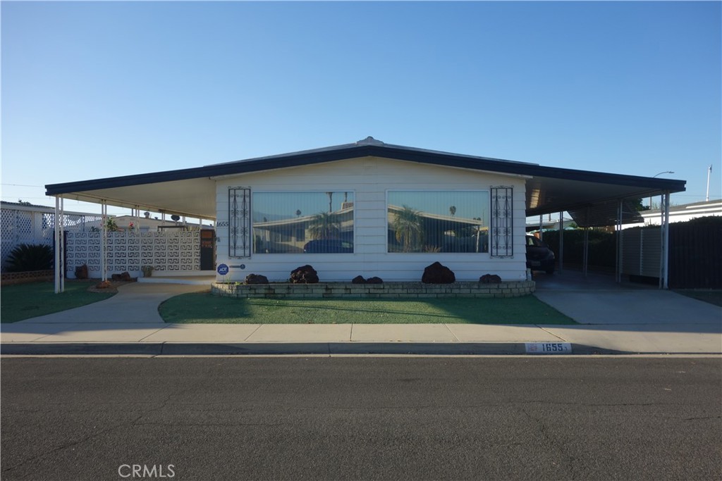 1655 Santa Susana