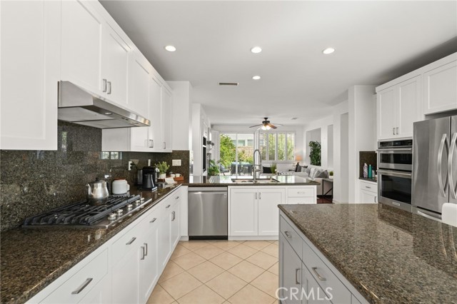 Detail Gallery Image 32 of 71 For 22601 Gault St, West Hills,  CA 91307 - 5 Beds | 3 Baths