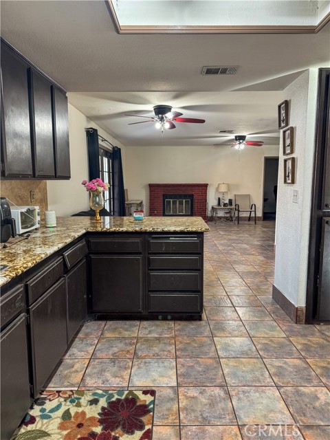 Detail Gallery Image 11 of 22 For 1251 Herzel Ave, Lancaster,  CA 93535 - 4 Beds | 2 Baths