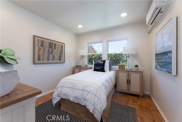 2054 Pattiz Avenue, Long Beach CA: https://media.crmls.org/medias/9132fa1b-4c01-4891-8ed5-573cea3b508a.jpg
