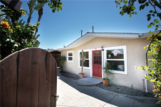 2480 Orange Avenue, Costa Mesa CA: https://media.crmls.org/medias/91333a13-39c7-4942-b954-5d789e5614fd.jpg