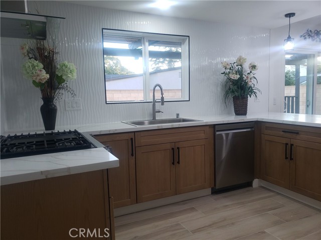 Detail Gallery Image 16 of 32 For 2758 W Stocton, Anaheim,  CA 92801 - 4 Beds | 3 Baths