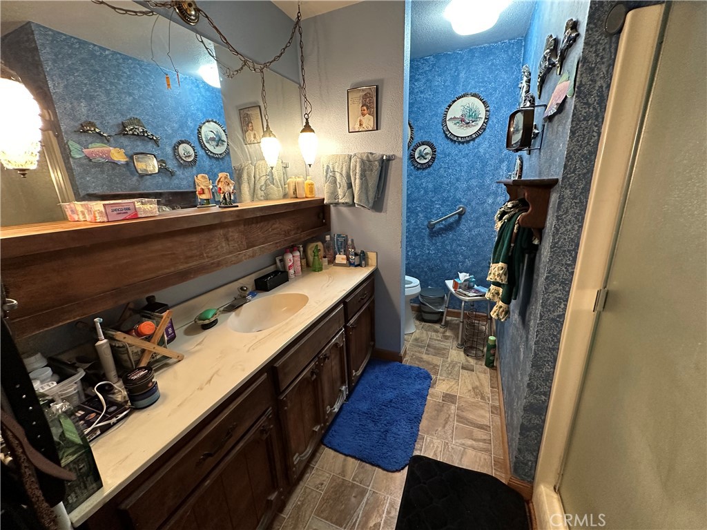 https://media.crmls.org/medias/913370af-7832-4472-b153-c5ee010cb99b.jpg?preset=X-Large