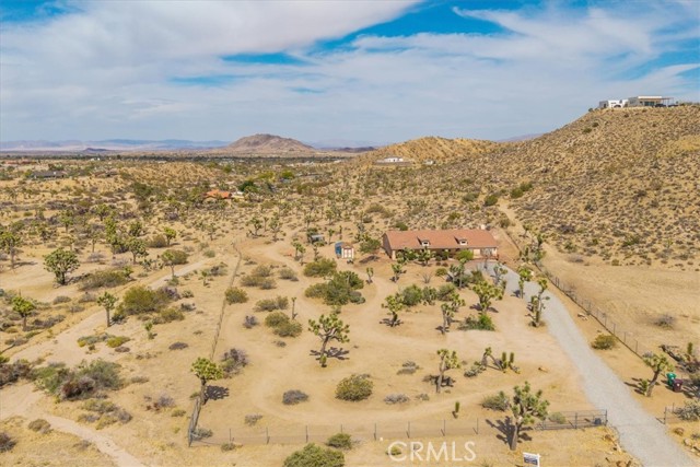 5115 Warren Vista Avenue, Yucca Valley CA: https://media.crmls.org/medias/913376d8-0a04-4bcb-bae7-6918a9860630.jpg