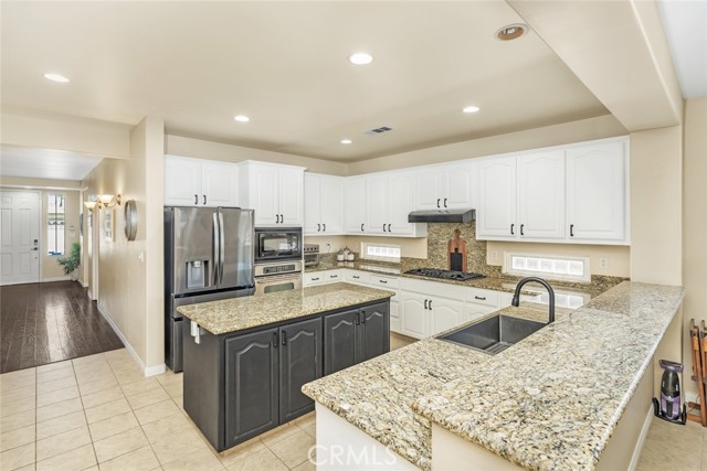 12109 Childress Street, Bakersfield CA: https://media.crmls.org/medias/9133b33c-eeb9-458e-b52f-36ada1eada29.jpg