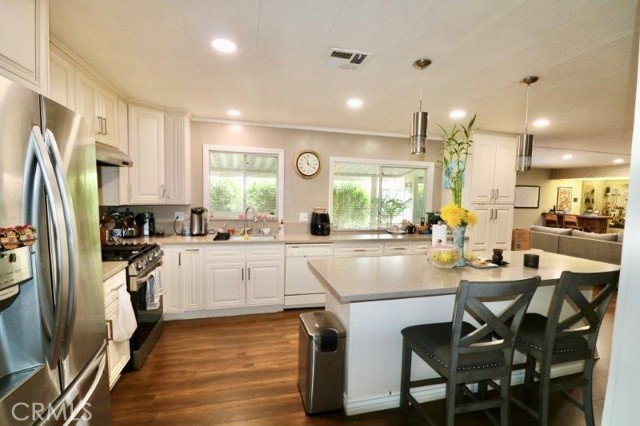 731 Glenlake Drive, Placentia CA: https://media.crmls.org/medias/9133b5ed-4745-4d2d-a977-f00706c7e976.jpg
